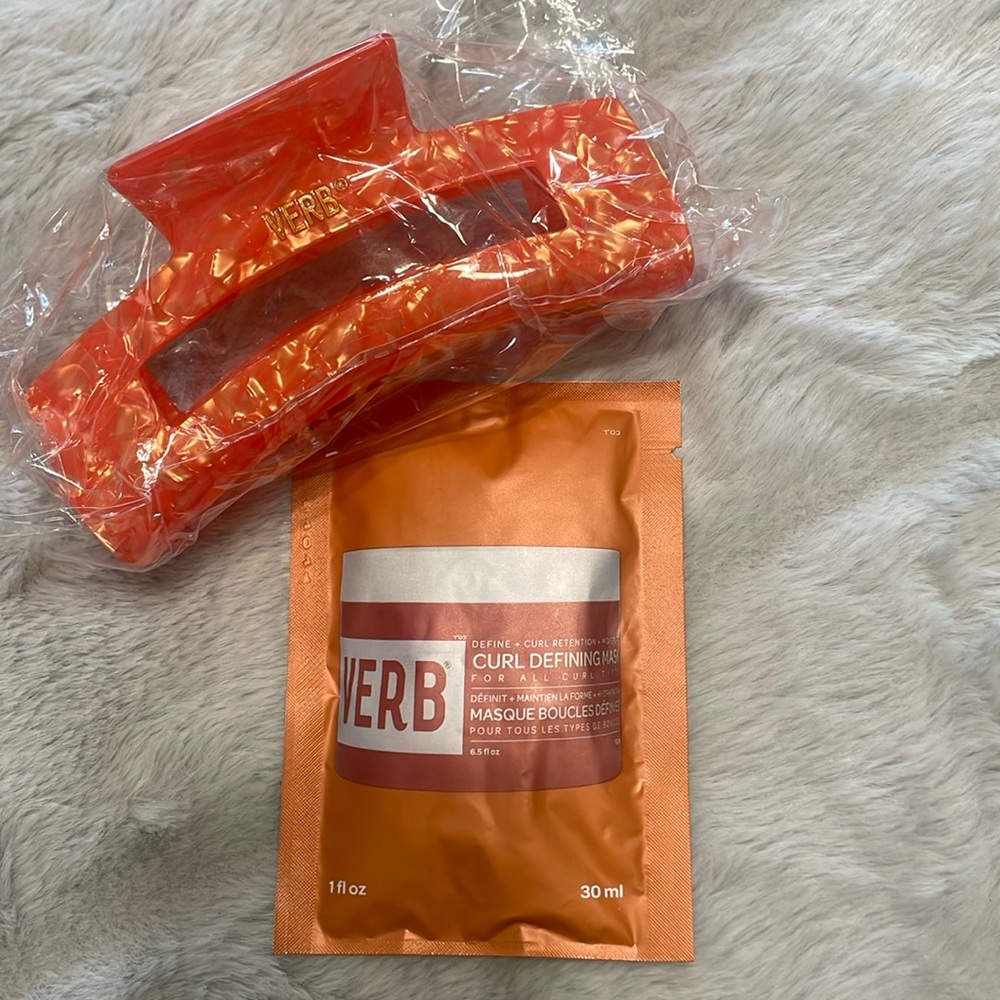 Verb Curl Defining mask (1 fl oz) with orange claw clip. Never opened